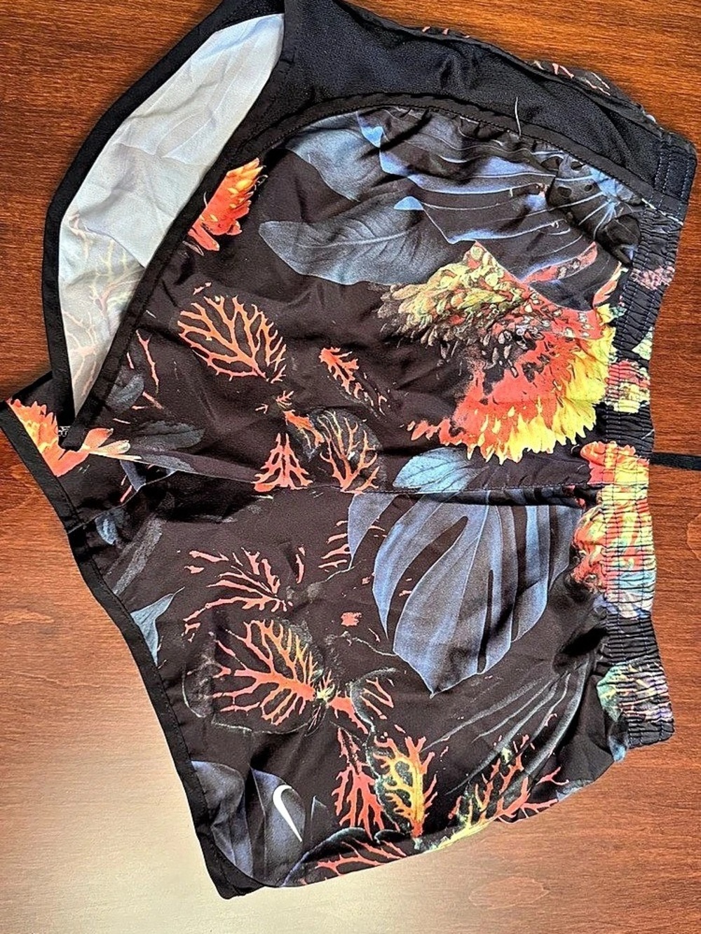 Nike kids running shorts Size Medium Like New